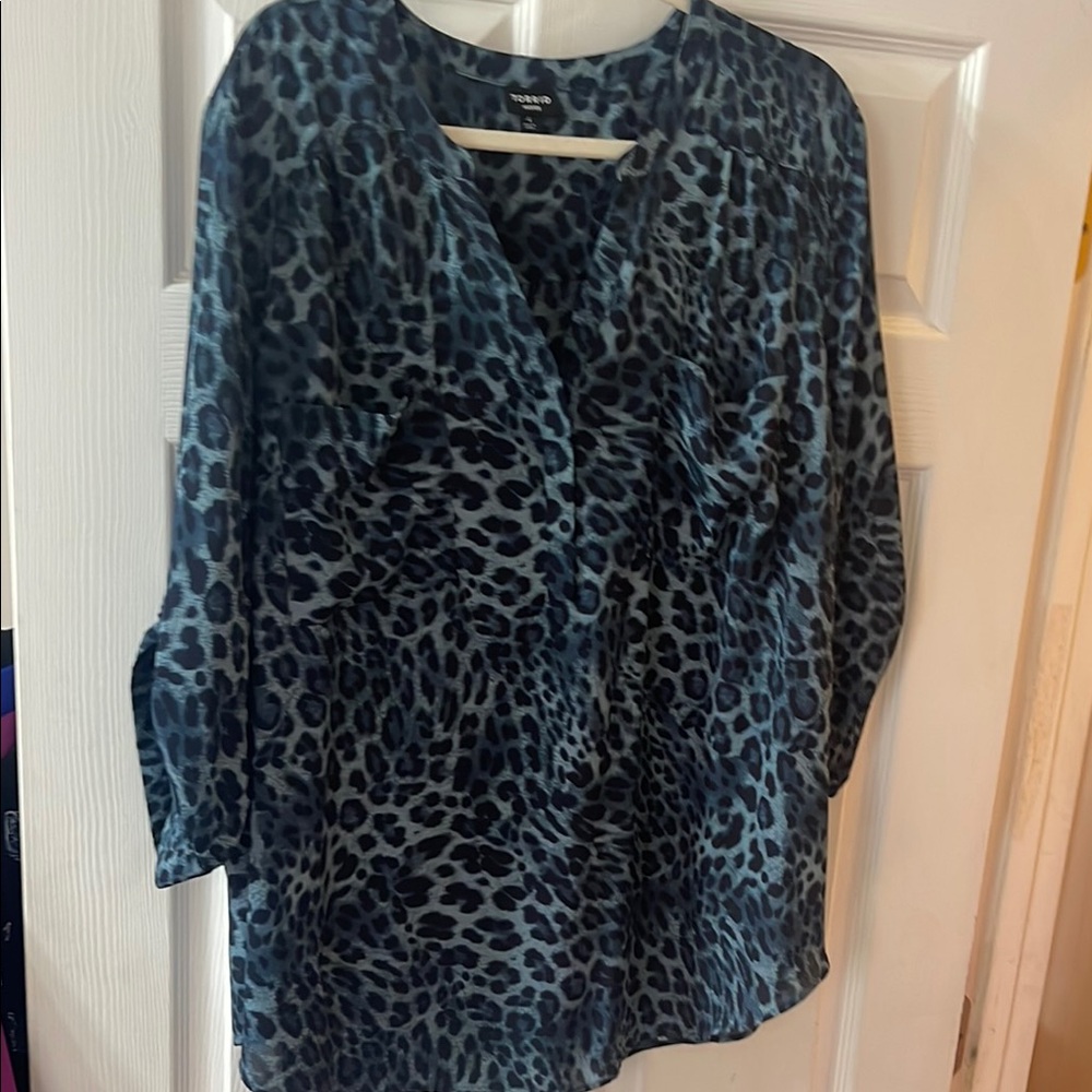 Torrid Blue Leopard Print Women's Top Never Worn